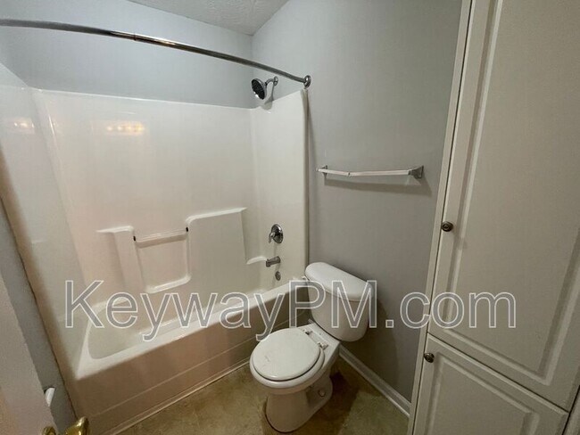 Building Photo - 1414 Anna Way