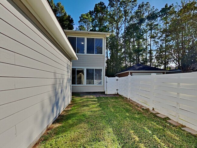 Building Photo - 19119 Spruce Bough Ln