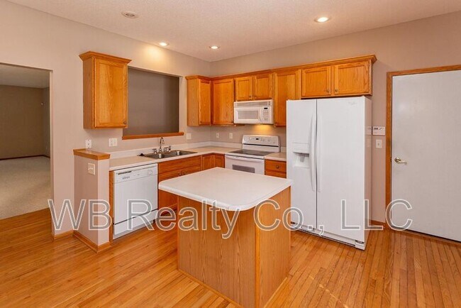 Building Photo - 7725 Wistful Vista Dr