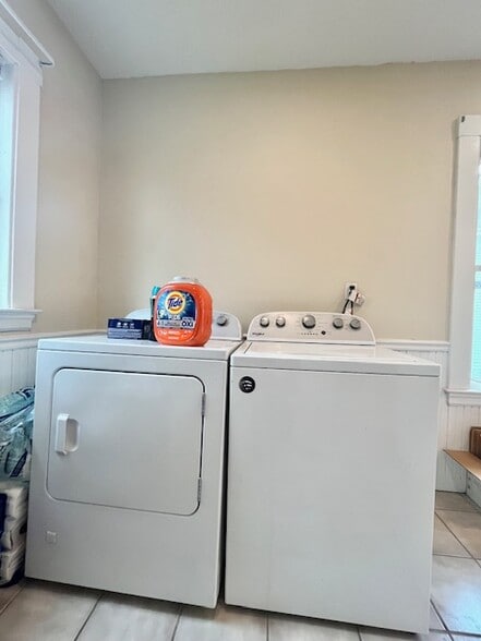 Building Photo - 73 Leicester St