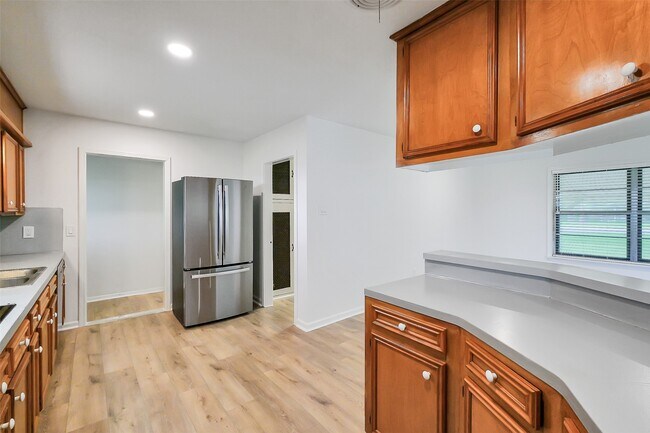 Building Photo - 3605 Longherridge Dr