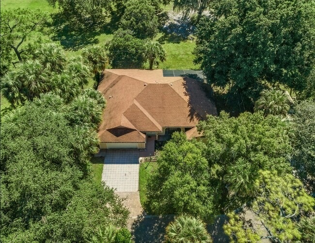 Building Photo - 522 SW Timber Trail