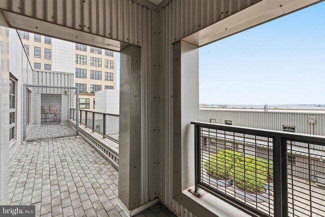 Building Photo - 1200 Steuart St