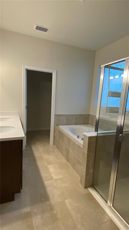 Building Photo - 13515 Palmera Vista Dr