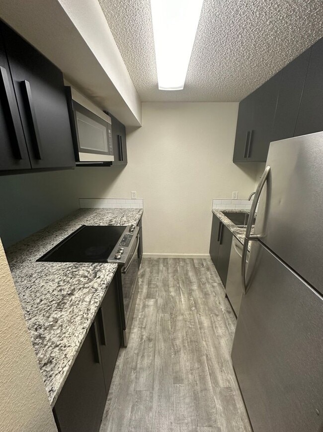 Building Photo - Two Bedroom on Valmont