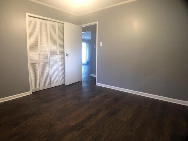 Building Photo - Single Family Two Bedroom
