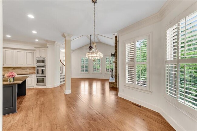 Building Photo - 5861 Yoshino Cherry Ln NE