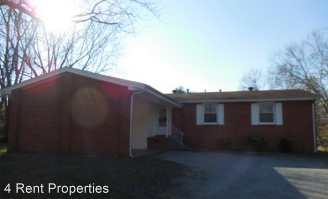 Building Photo - 3 br, 2 bath House - 10 Gino Drive