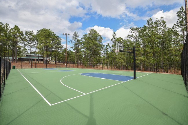 Building Photo - 45 Lookout Point