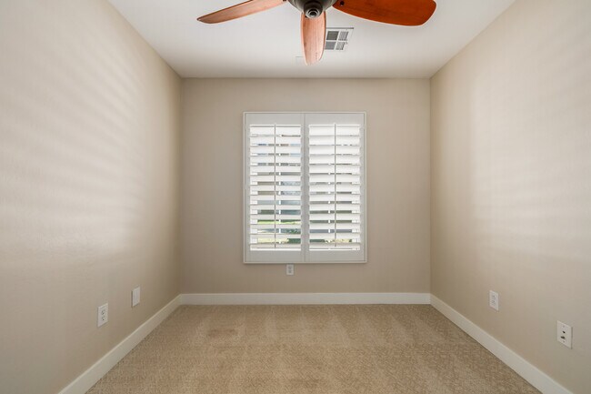 Building Photo - 4233 E Jasper Dr