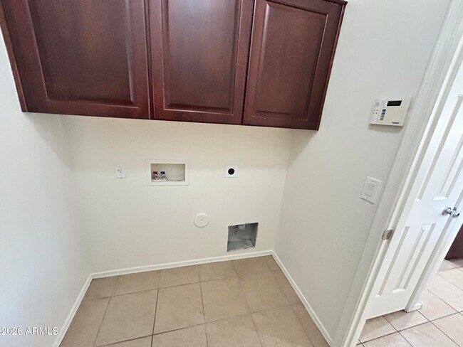 Building Photo - 17218 W Country Gables Dr