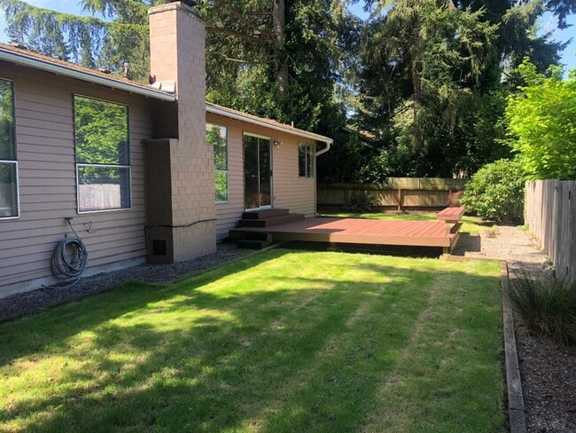 Building Photo - 3Bd/2Ba Bellevue House
