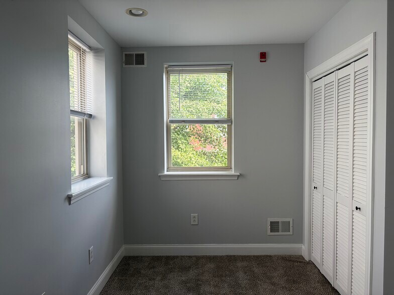 Building Photo - 115 E Girard Ave