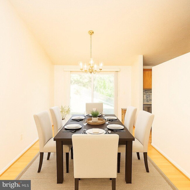 Building Photo - 1803 E Beech Rd