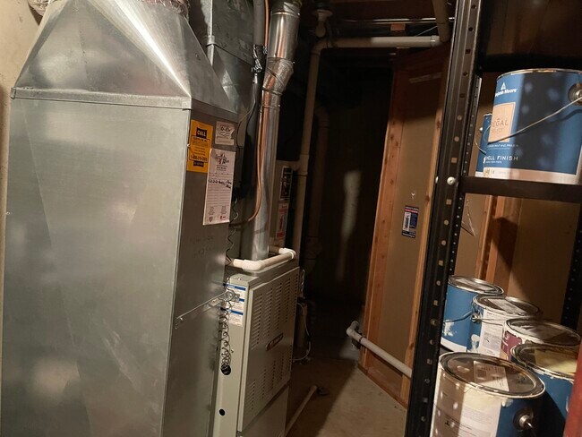 Building Photo - 3252 Cool Springs Ct