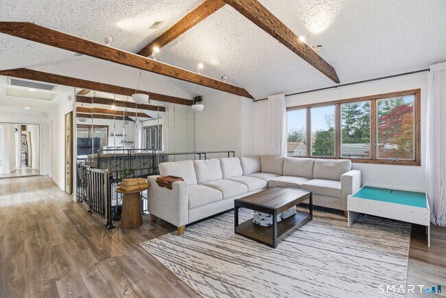 Building Photo - 53 Dagmar Rd