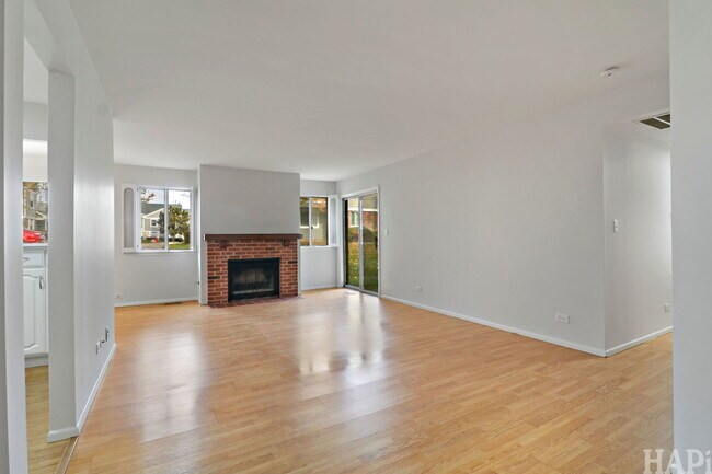 Building Photo - 602 Eastview Ct