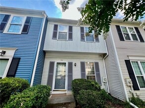 Building Photo - 406 Wedgewood Way