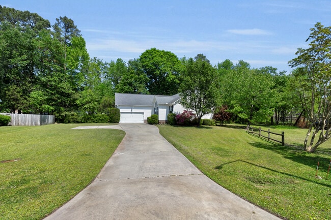 Building Photo - 107 Sandpiper Ct