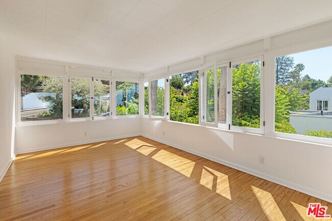Building Photo - 1523 Murray Dr