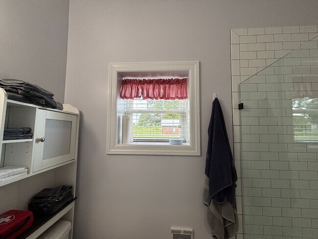 Building Photo - Charming Country House Fully Furnished