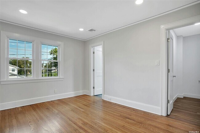 Building Photo - 92 Hillside Ave