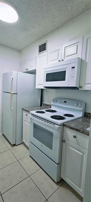 Building Photo - 6519 W Newberry Rd