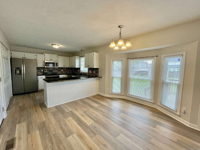 Building Photo - Newly Updated 3-Bed, 2-Bath Nest in Fayett...