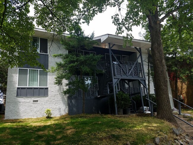Building Photo - 1401 Ascent Trail NW