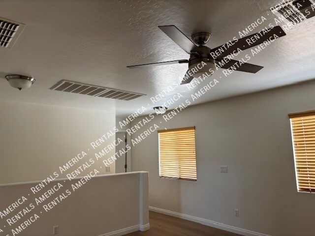 Building Photo - 11627 W Cheryl Dr