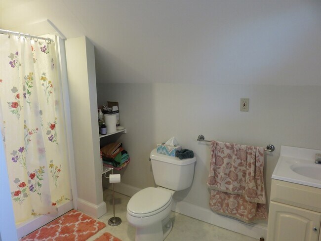 Building Photo - 105 Plympton St