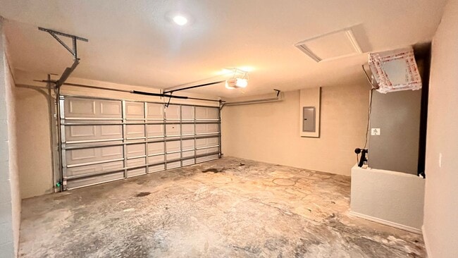 Building Photo - Charming 3 Bedroom, 2 Bathroom Home in the Lovely Marion Oaks of Ocala!