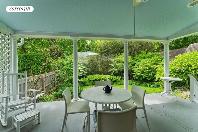 Building Photo - 148 Jermain Ave