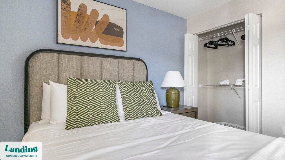 Building Photo - 3695 Island Club Dr