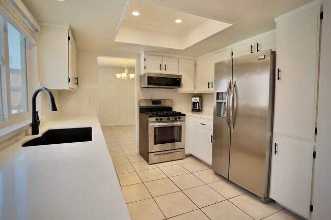 Building Photo - 127 Maple Rd