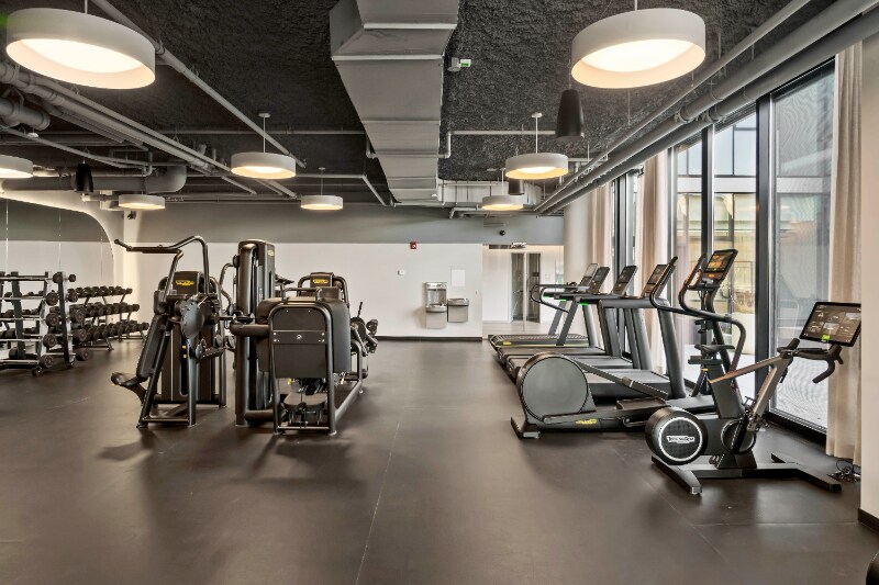 Building Photo - 528 S Damen Ave