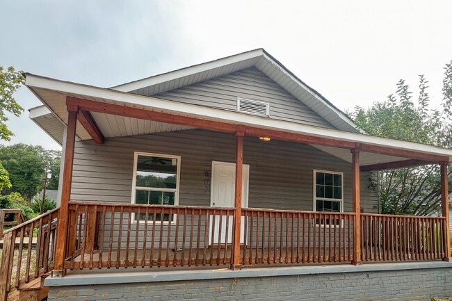 Primary Photo - 602 Easley Bridge Rd