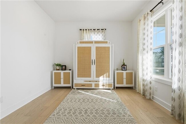 Building Photo - 415 Oakleigh Ave