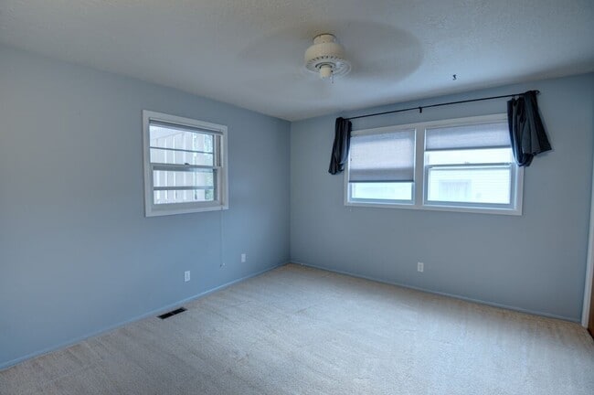 Building Photo - 4 Bedroom 2 Bathroom Located on the Boise Bench (Available for a 6 month lease).