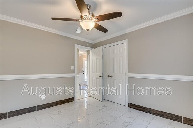 Building Photo - 238 Cavalier Dr