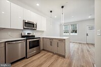 Building Photo - 614 N Pallas St