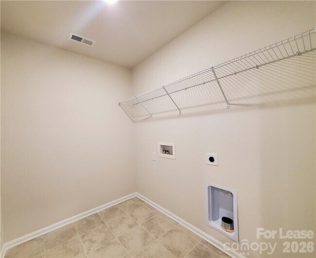 Building Photo - 1009 Gabardine Ln