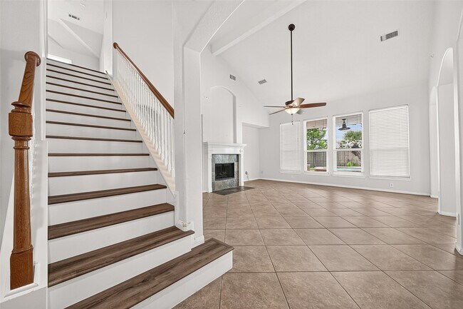 Building Photo - 1415 Kennewick Ct