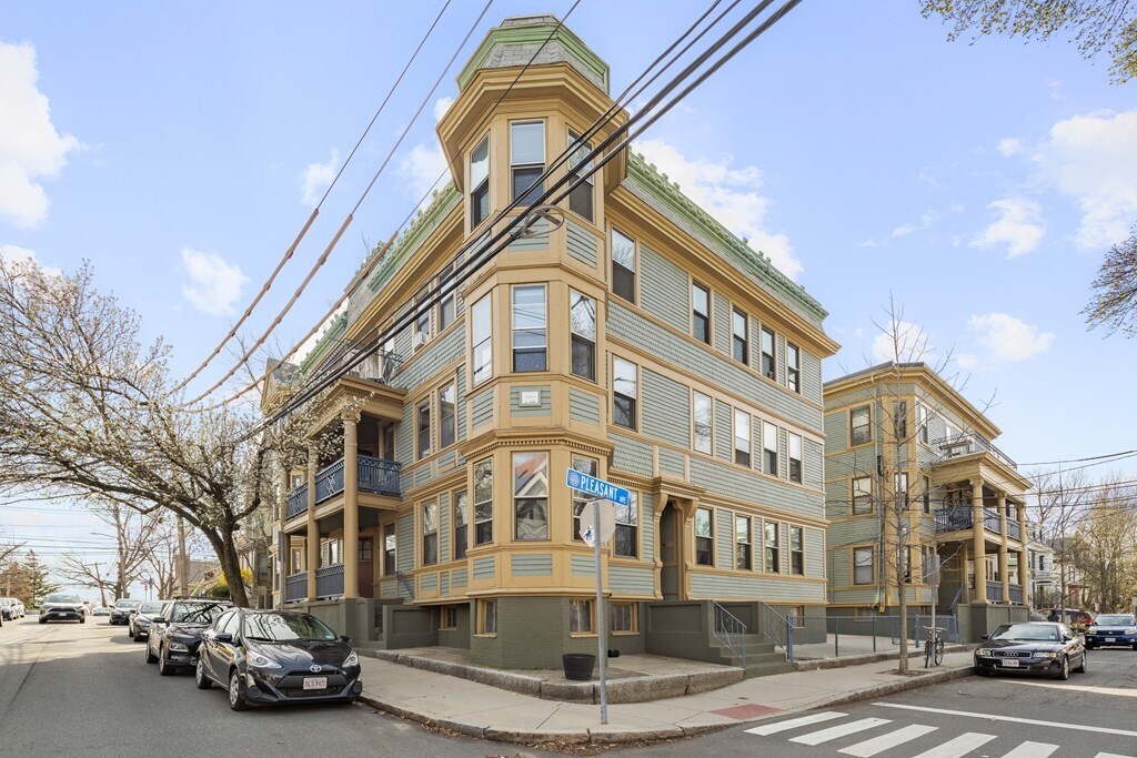 Building Photo - 57 Walnut St