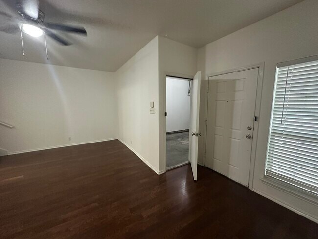 Building Photo - 4109 Copano Bay