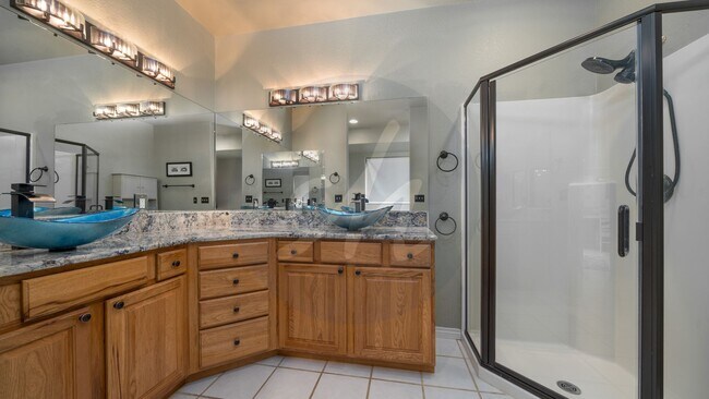 Building Photo - Million Dollar Views in Larkspur