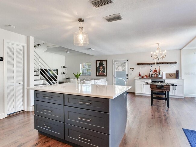 Building Photo - 3219 W San Juan St