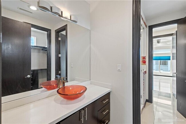 Building Photo - 32 May Dr