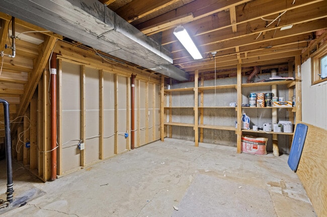 Building Photo - 2152 Sallee Dr