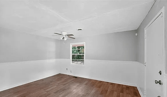 Building Photo - 704 Valleyview Dr